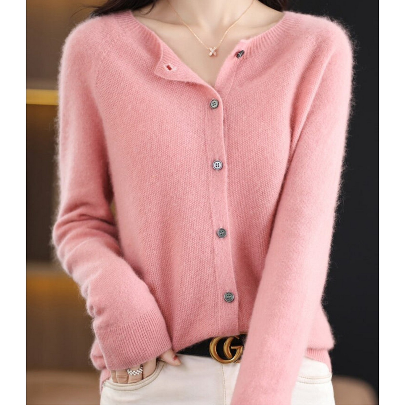 DIANE – KNUSSE RONDE-HALS CARDIGAN