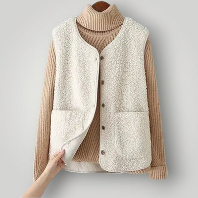 FABIENNE – GEZELLIG BUTTON-UP VEST