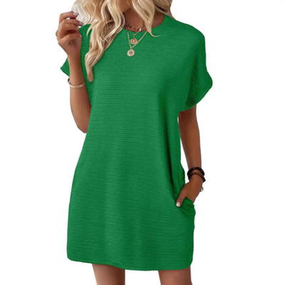 SOPHIA – ONGEDWONGEN CHIQUE T-SHIRT JURK