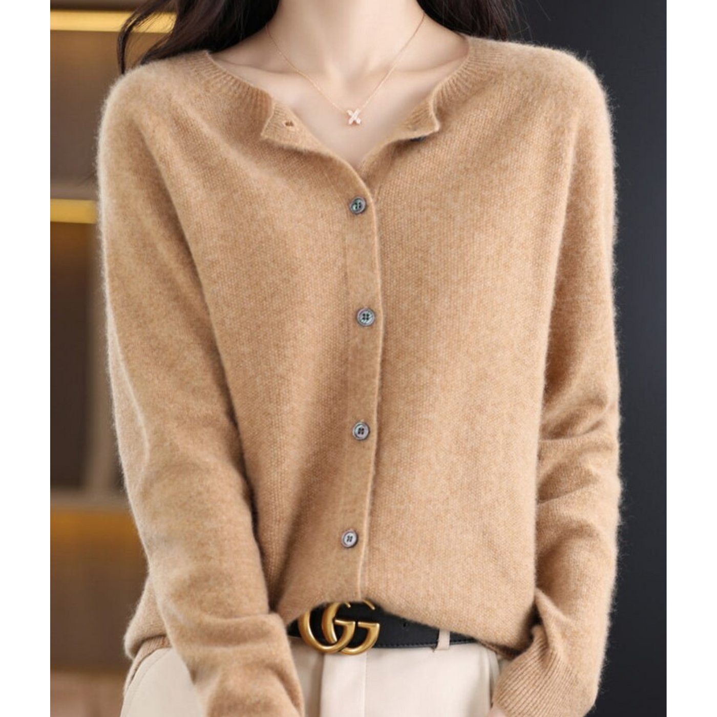 DIANE – KNUSSE RONDE-HALS CARDIGAN