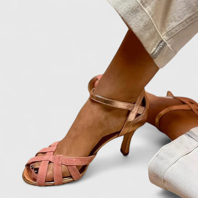 KYLIE – ELEGANTE SANDAAL MET HAK EN BANDJES