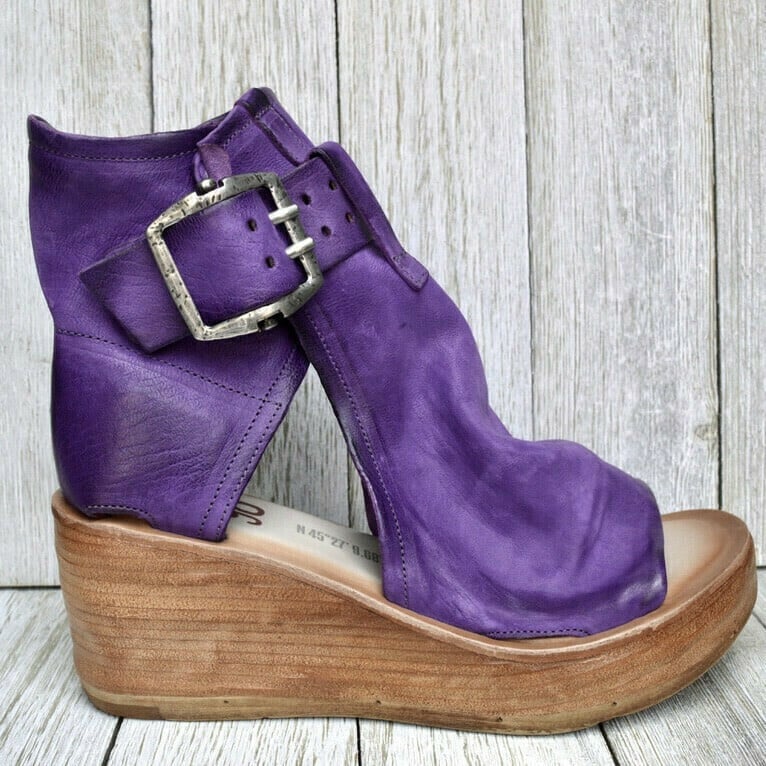 TORI – CHIQUE WIGSANDAALTJES MET GESP