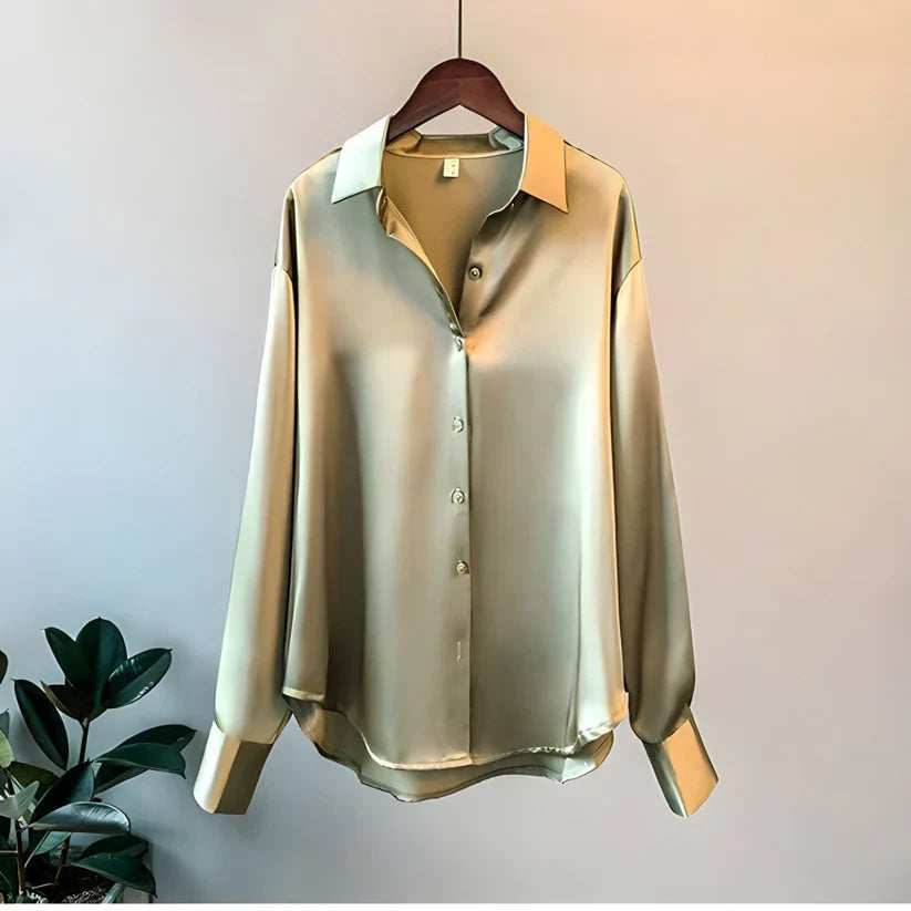 LISA – DE ELEGANTE ZIJDEZACHTE BLOUSE