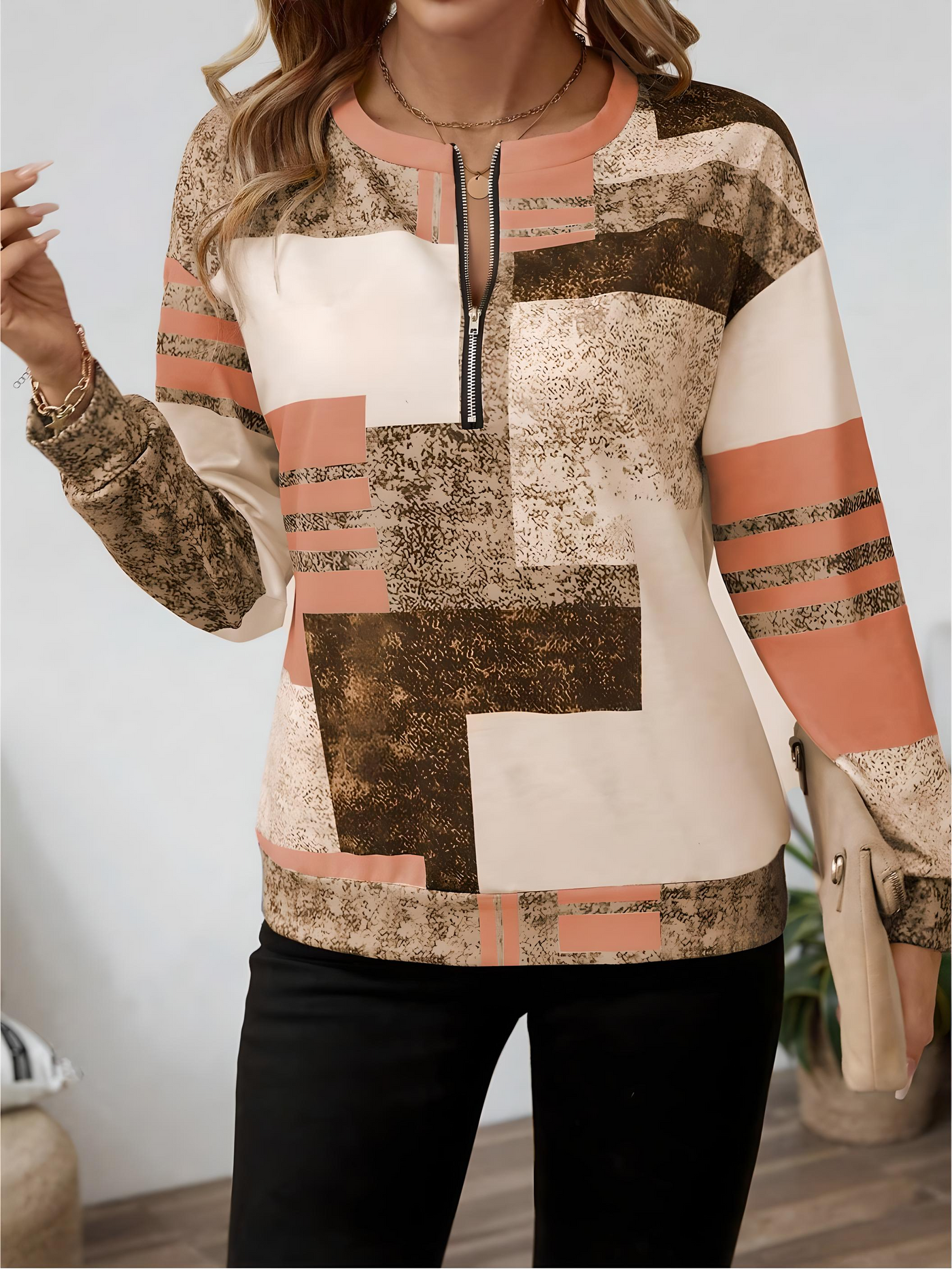 SANDRA – MODERNE ZIP-UP BLOUSE