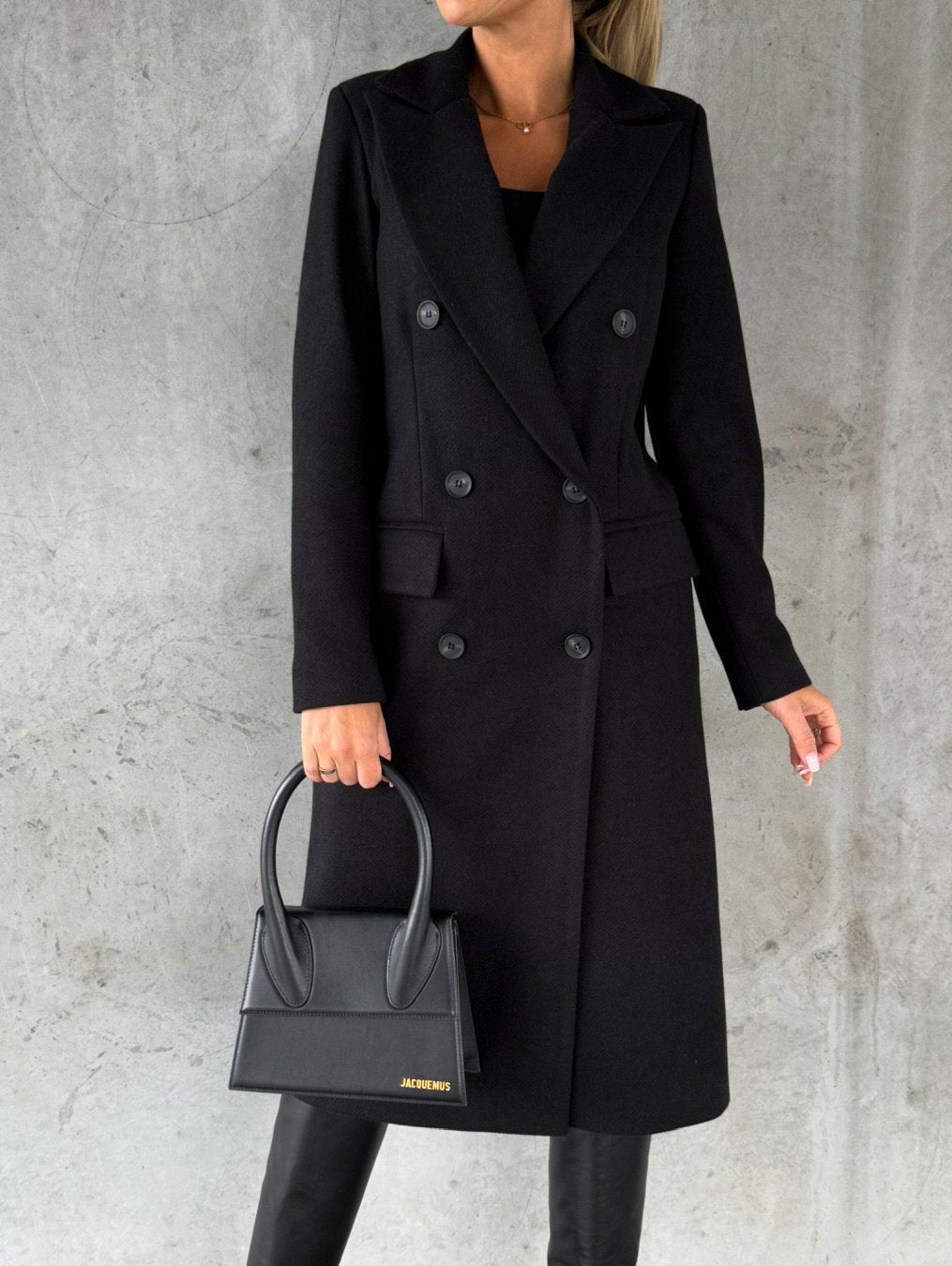 MONIQUE – ELEGANTE DUBBELKNOOPS LANGE MANTEL