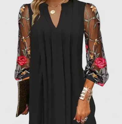 MARTHA – ELEGANTE GEBORDUURDE SHIFT JURK