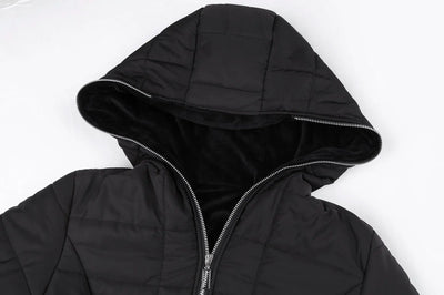 VALERIA – ELEGANTE WINTERJAS MET CAPUCHON
