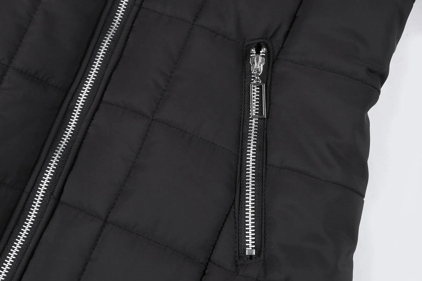 VALERIA – ELEGANTE WINTERJAS MET CAPUCHON