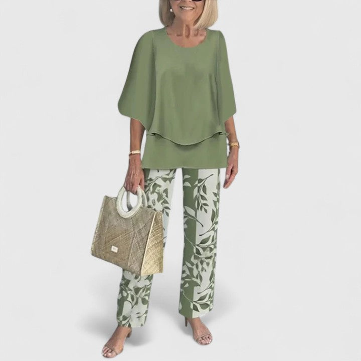 MIREILLE – LUCHTIGE LAAGJES BLOUSE